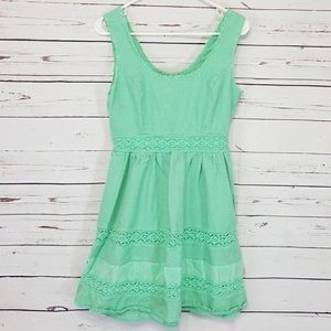 Jessica Simpson: Basket Weave ice green dress.